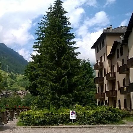 Tettuccio Montesole Aparthotel Ponte Di Legno Exteriör bild