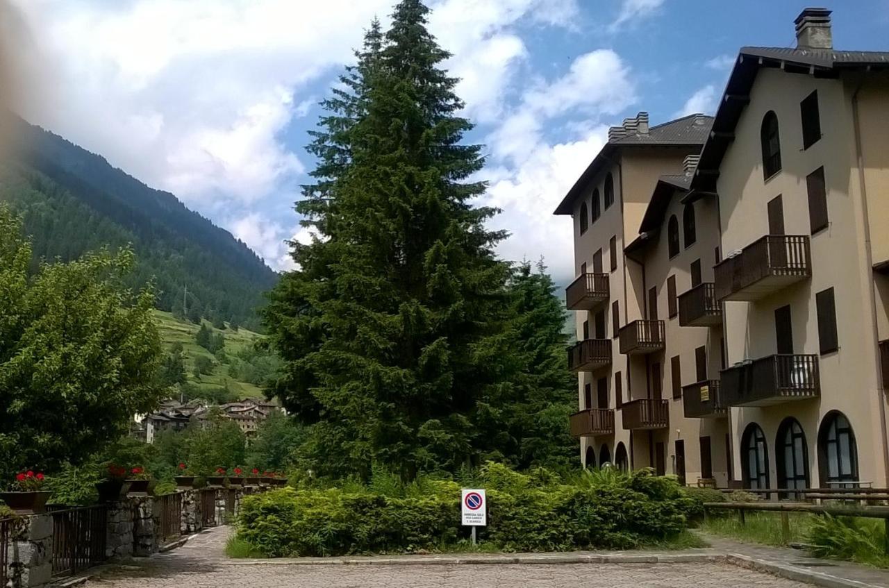 Tettuccio Montesole Aparthotel Ponte Di Legno Exteriör bild