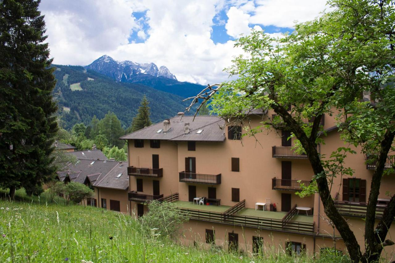 Tettuccio Montesole Aparthotel Ponte Di Legno Exteriör bild